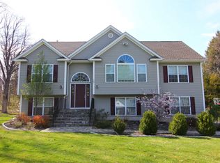 183 Overocker Rd, Poughkeepsie, NY 12603