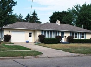 35 5th St, Prairie Du Sac, WI 53578