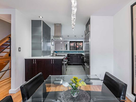 2nd image of 75 Henry St #Townhouse 41