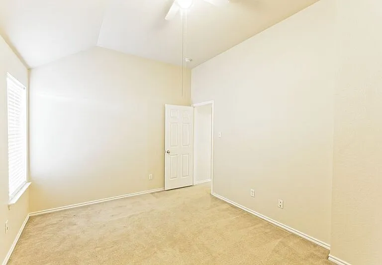 4009 Hidden Meadow Ct — Photo 42