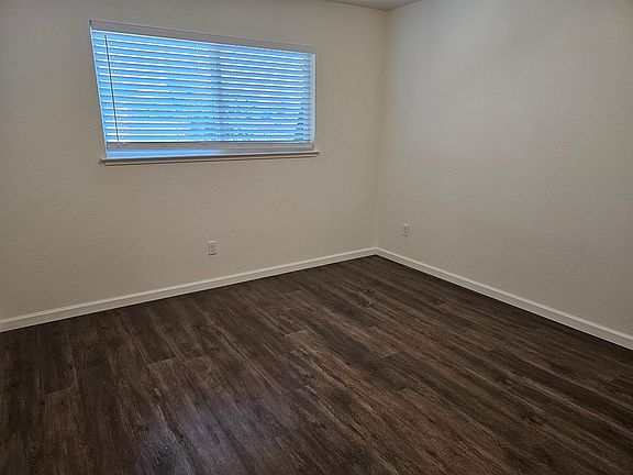 4th image of 2060 Wilkins Ave APT 15