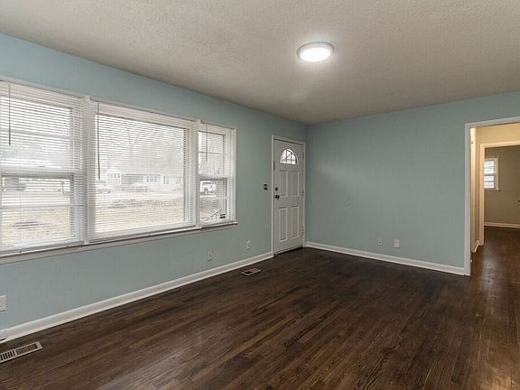 5th image of 7728 Cecelia Dr