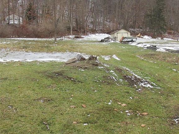 4th image of 379 Oriskany Blvd