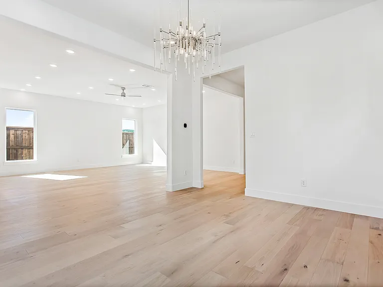 917 Protea St — Photo 18