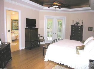 1908 Manchester Cir, Naples, FL 34109