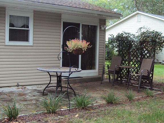 5th image of 54 Bowie Dr