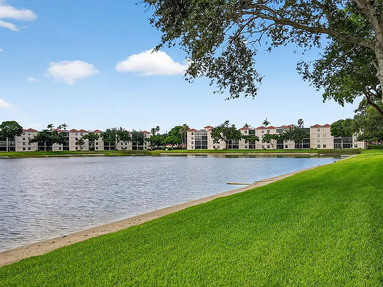 6193 Pointe Regal Cir #402 — Photo 41