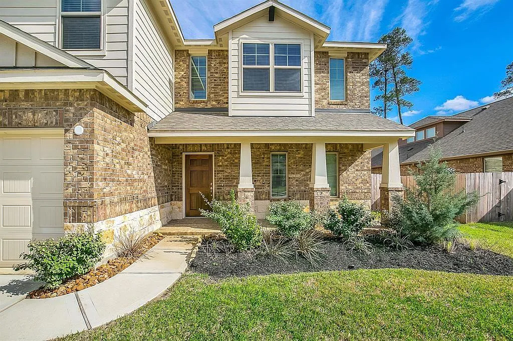 5 bed, 3.5 bath, 3772 sqft, $3,300 — Photo 2