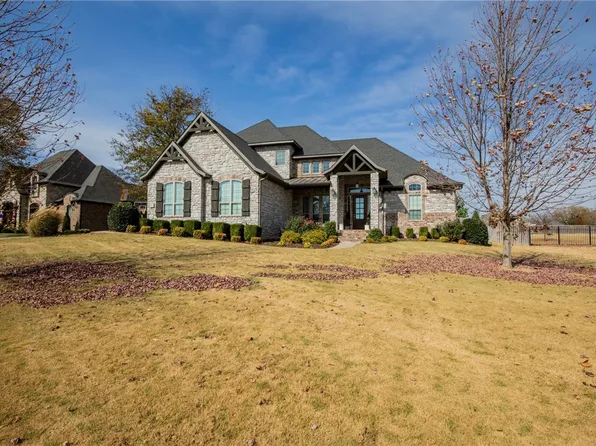 2464 Riverwater Ln, Fayetteville, AR 72703