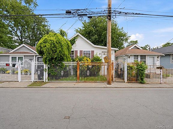 2nd image of 1202 Harding Park