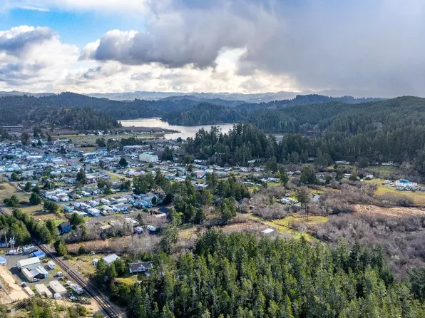 0 N 1st St, Lakeside, OR 97449