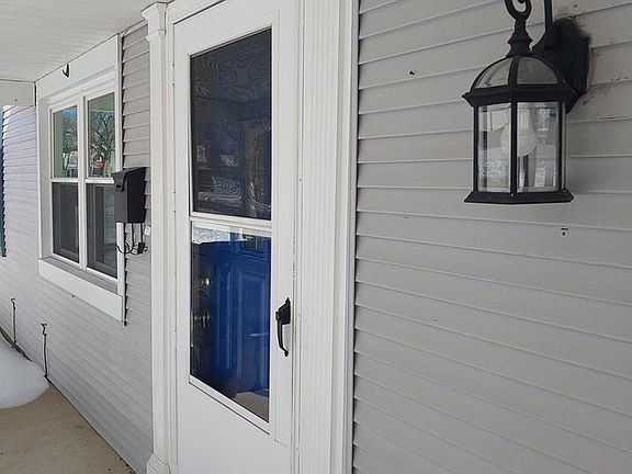 2nd image of 409 Linden Ave
