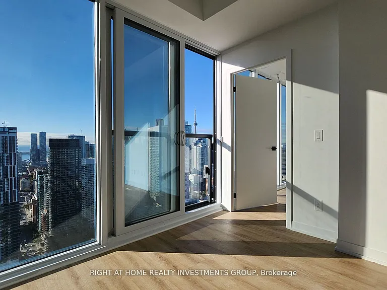 319 Jarvis St #LPH02 — Photo 11