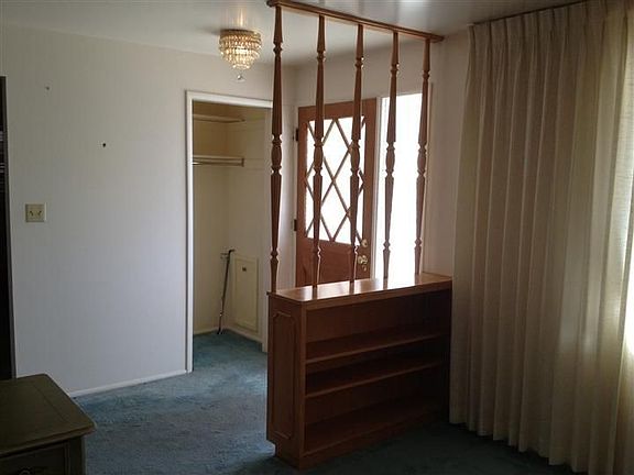 4th image of 121 N Pinehurst Ave