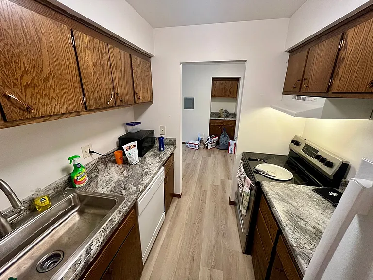 1420 N Wisconsin St — Photo 8