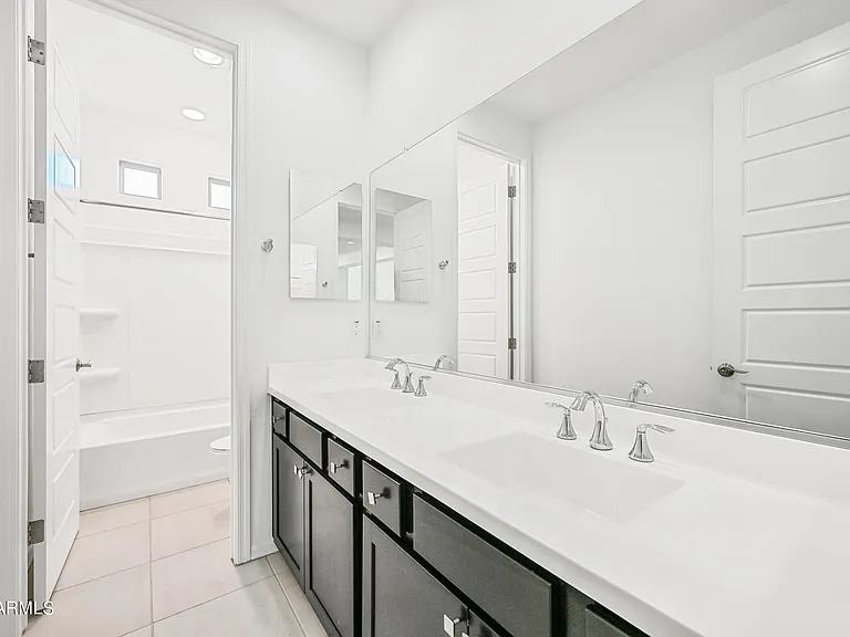 14049 W Desert Hollow Dr — Photo 38