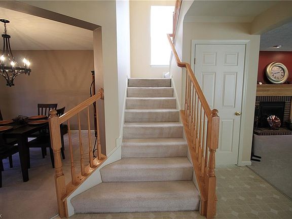 3rd image of 1310 Edgewood Ln