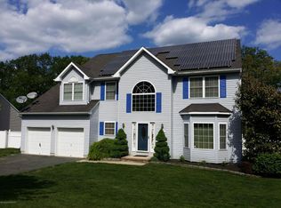 725 Spruce Hill Dr, Toms River, NJ 08753