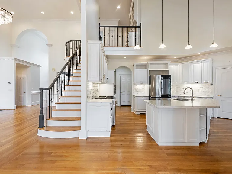 2373 Bronze Oak Ln — Photo 14