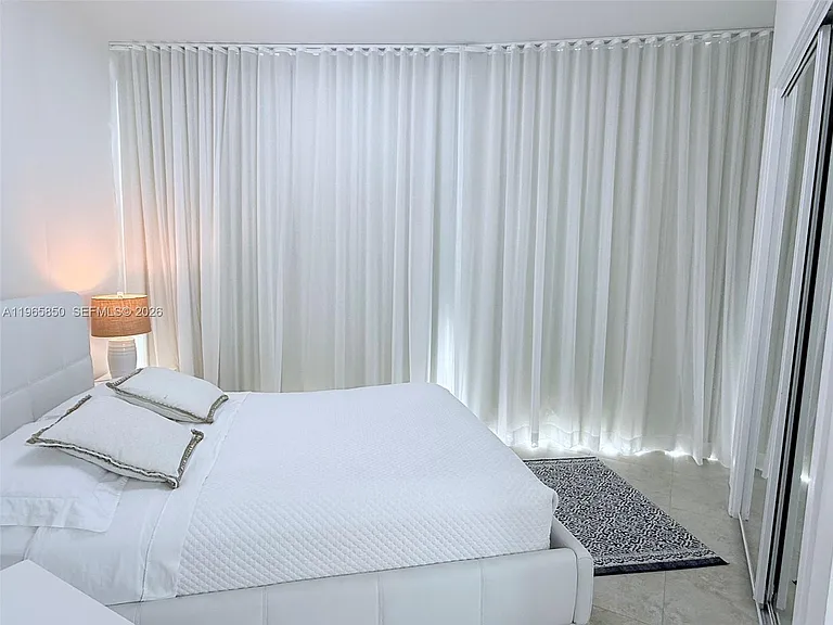 18201 Collins Ave #1501A — Photo 12