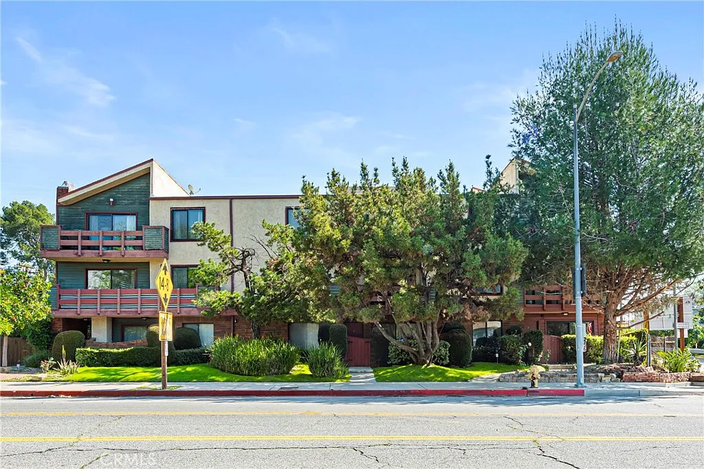 Building Photo - 4524 Tujunga Ave #4