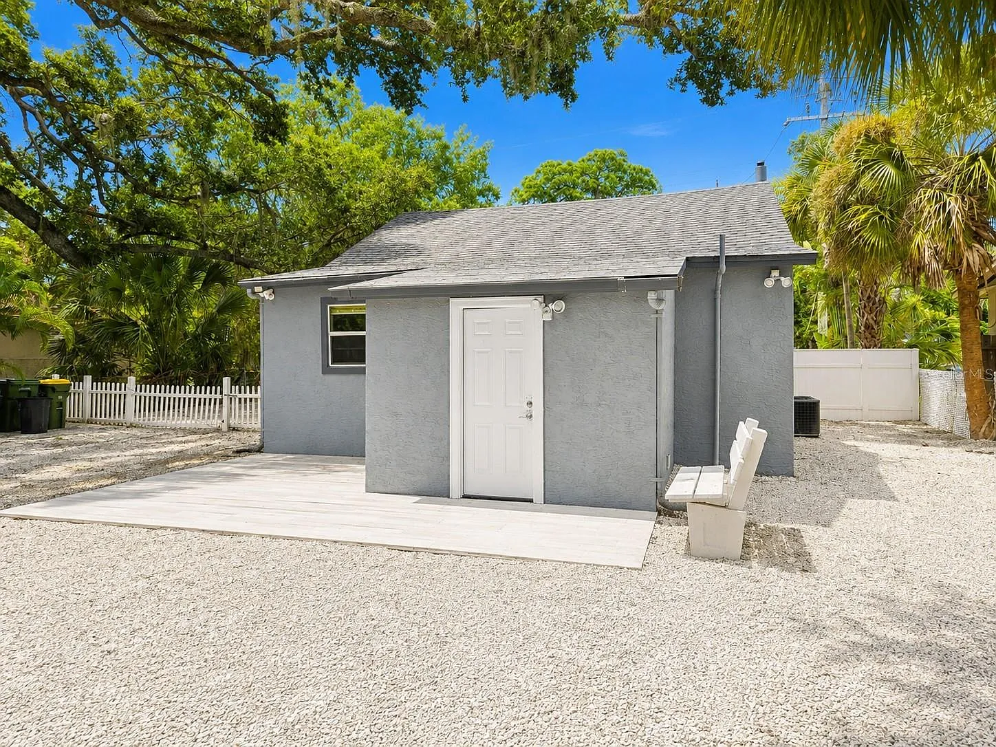 2 bed, 824 sqft, $2,200 — Photo 3