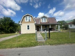 205 Maplewood Ln, Beckley, WV 25801
