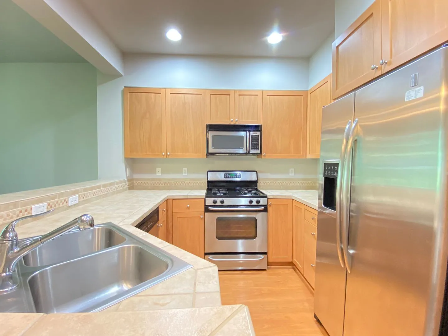 Great Townhome For Rent — Photo 4