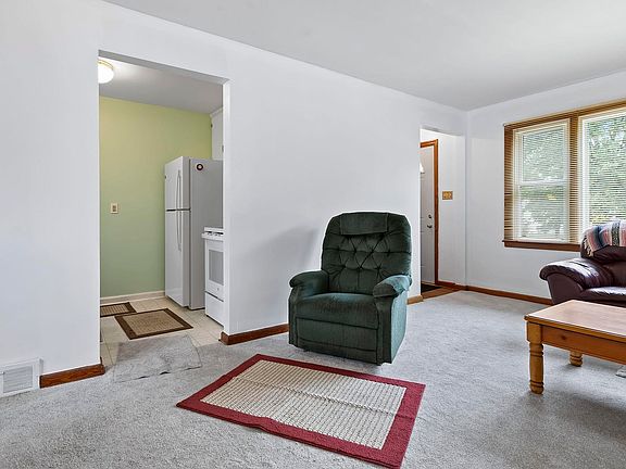 4th image of 1542 E Beardsley Ave