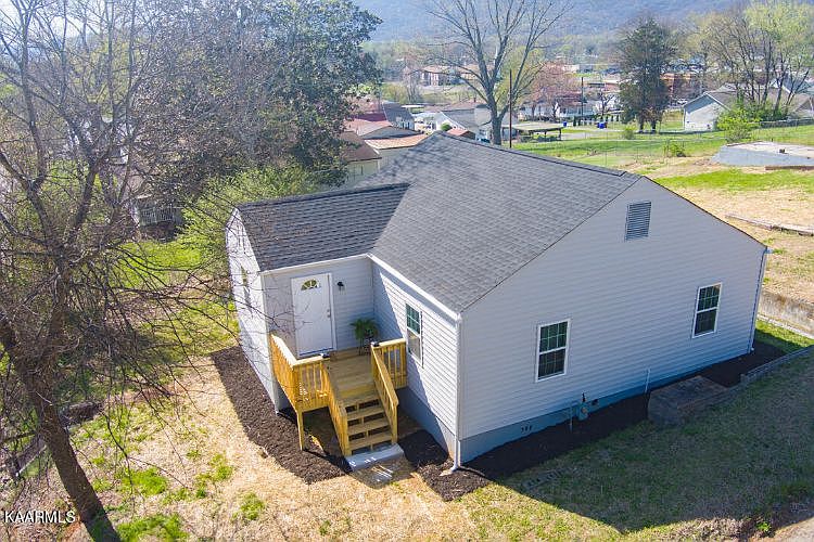 1st image of 144 Foster Ave