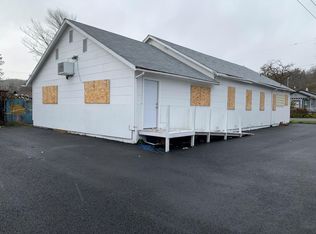 1205 SW Isham St, Grants Pass, OR 97526