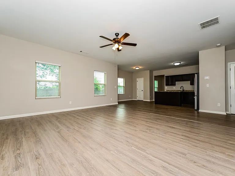 4047 Clay Ct SE — Photo 8