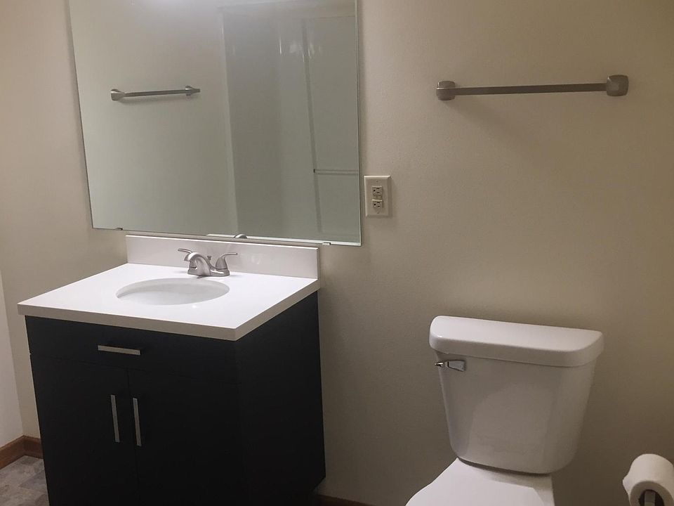 1st image of 5520 S 110th St