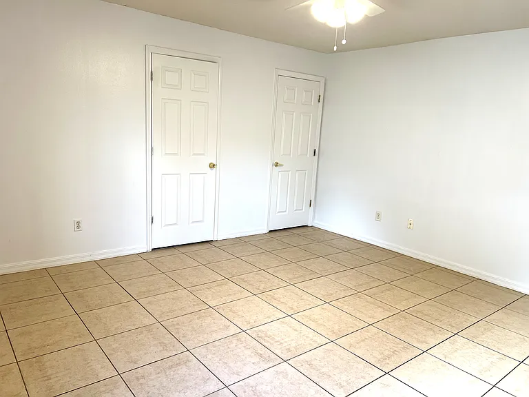 16 Pine Hurst Ln #A — Photo 3