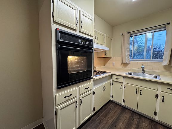 3rd image of 217 California Ave APT 2