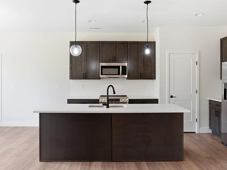 2331 E Olde Ivy St — Photo 8
