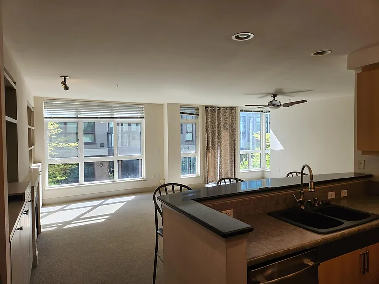 1700 N Northlake Way #205 — Photo 5