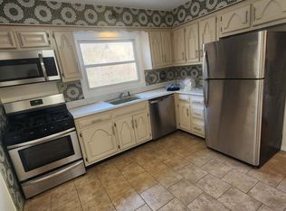 612 W Fingerboard Rd, Staten Island, NY 10305