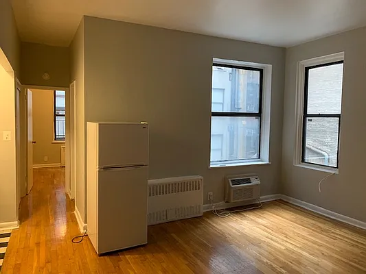 Rented by Salon Realty Corp | media 5