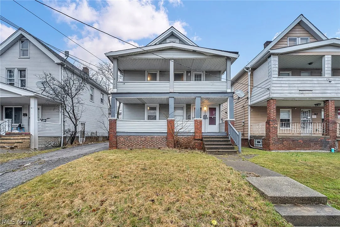 863 London Rd photo 1