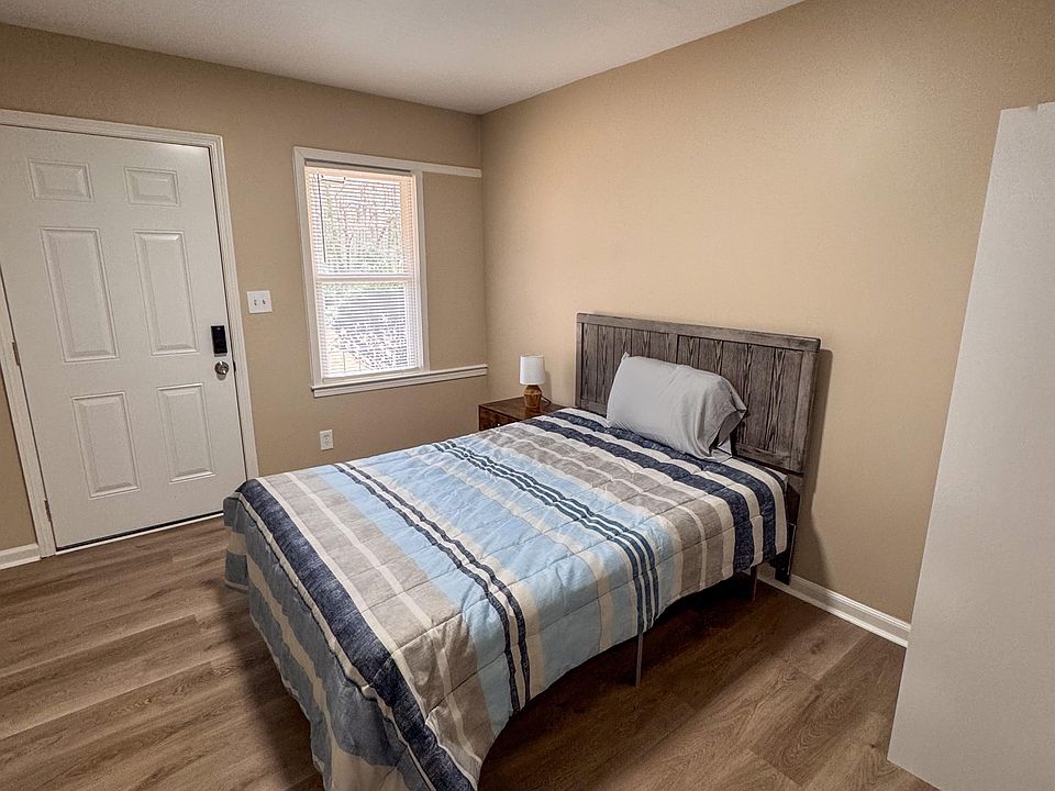 Room 3 includes a private entrance.