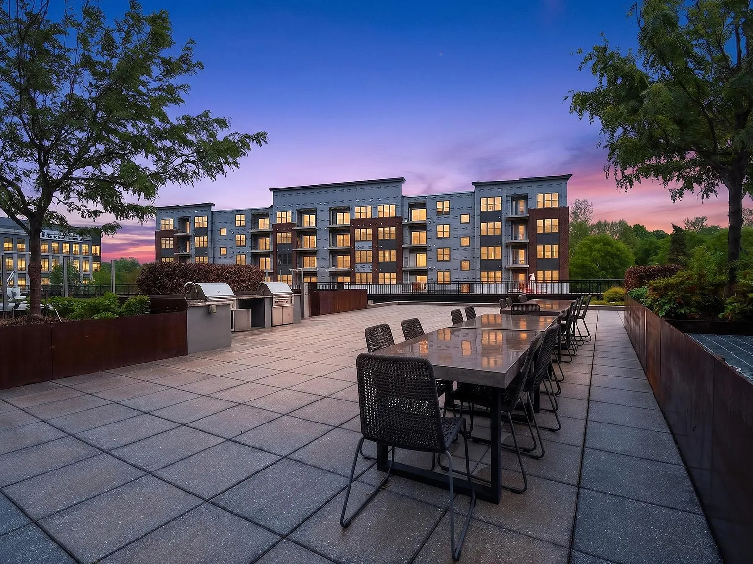 1 bed, 737 sqft, $2,450 — Photo 1