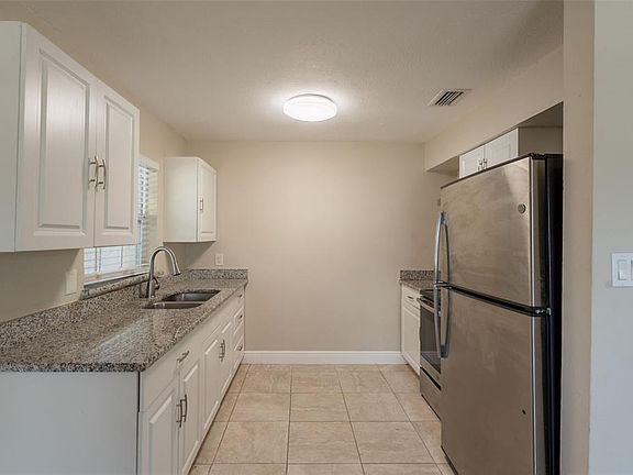 5th image of 4827 Elese St