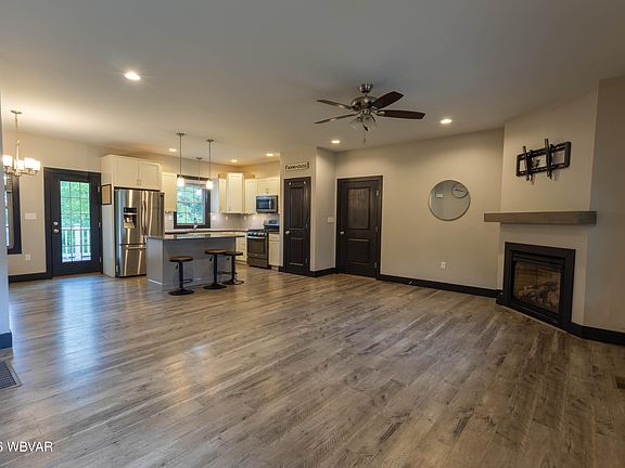 3rd image of 2590 Loray Ave