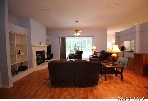 4th image of 510 E Knightsbridge Pl