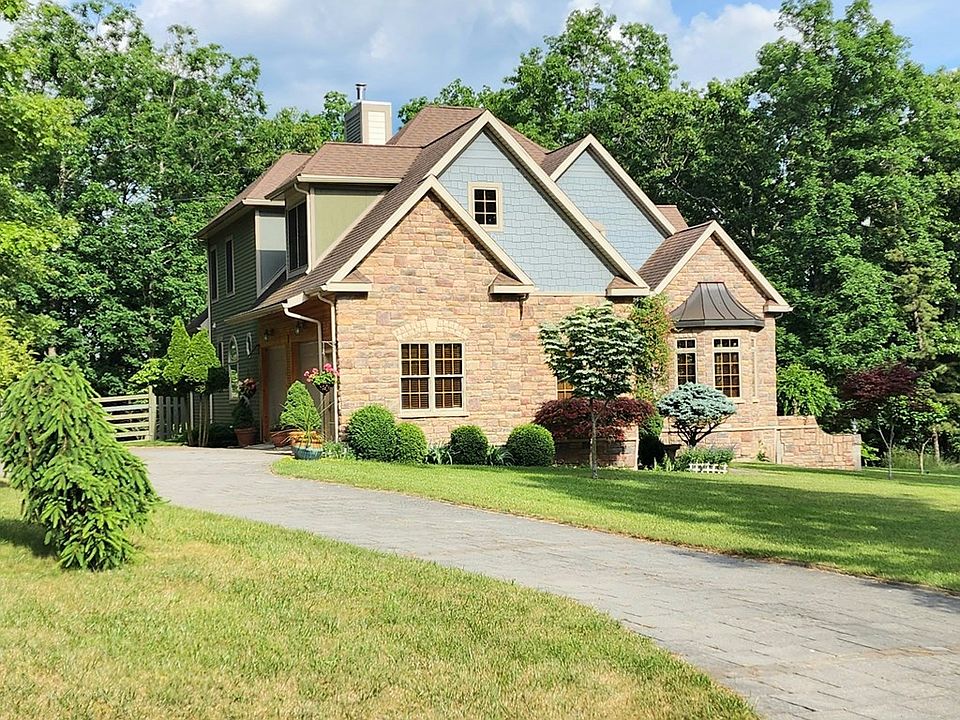 1st image of 21 Dublin Dr