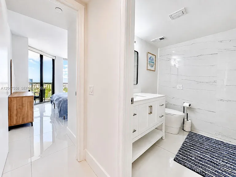 3640 Yacht Club Dr #1903 — Photo 24