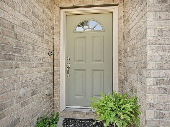 3rd image of 3819 Briar Water Ct