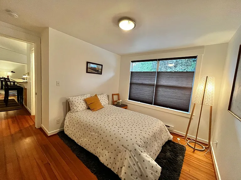 1574 NE Park View Dr #3 — Photo 13