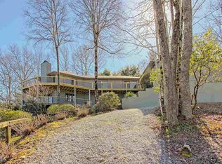 240 Alex Mountain Dr, Sky Valley, GA 30537